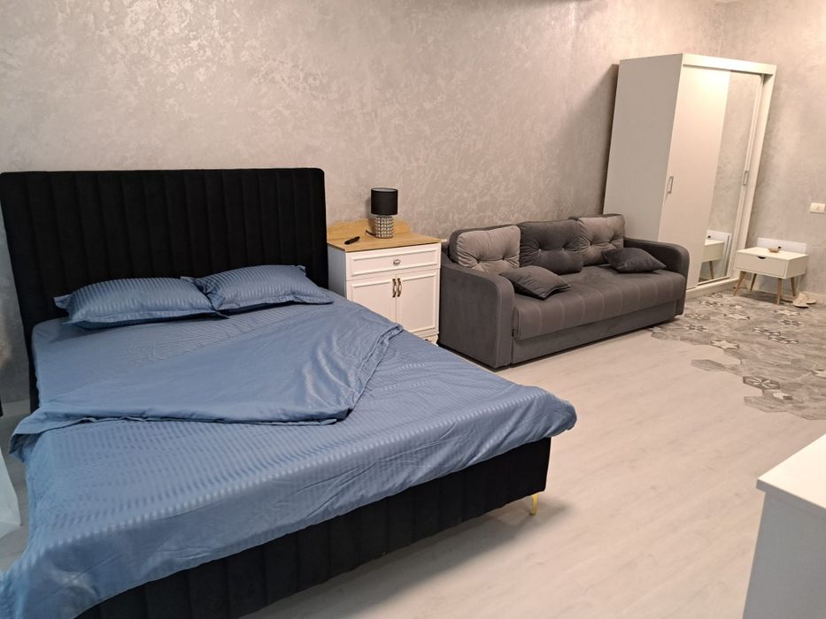 Închiriez 2 studiouri