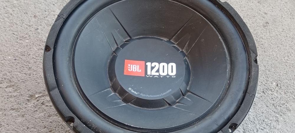Продам саб JBL 1200