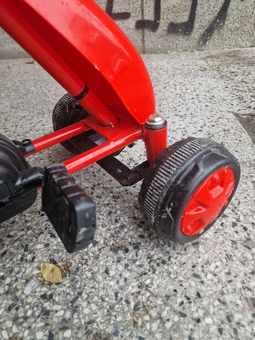 Детска количка с педали