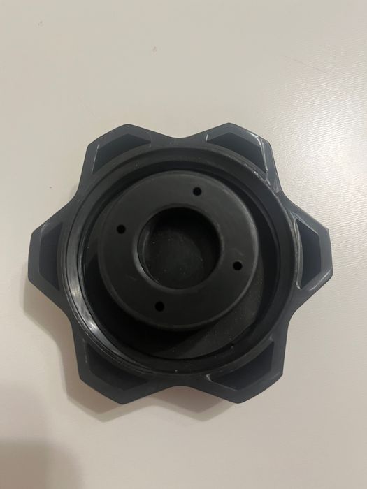 Капачка на резервоара за гориво IMS Products, черна - 322100-BLK