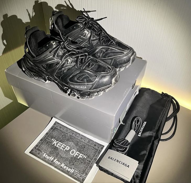 Adidasi balenciaga track distrssed