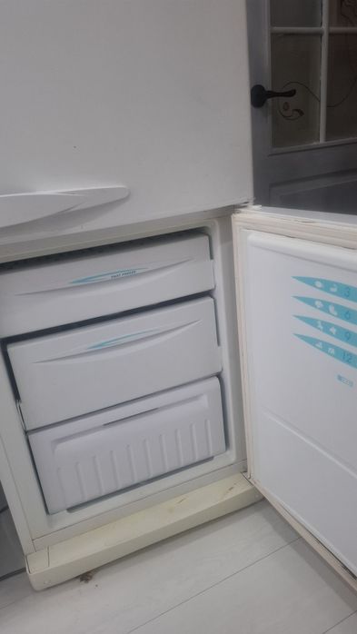 Продам холодильник