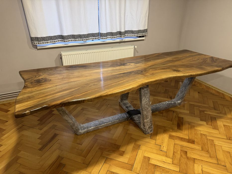 Masa lemn masiv cu picior de metal 12 persoane