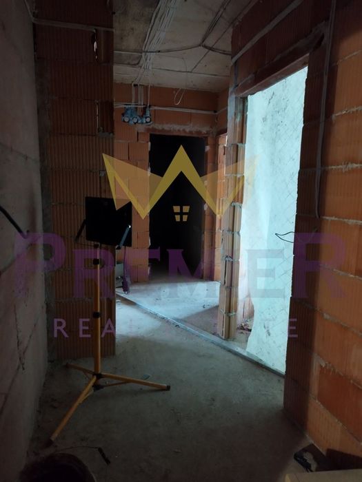 Продава се Тристаен апартамент в Варна, Лятно кино Тракия - 73 кв.м за 2399 €/кв.м - Снимка #2