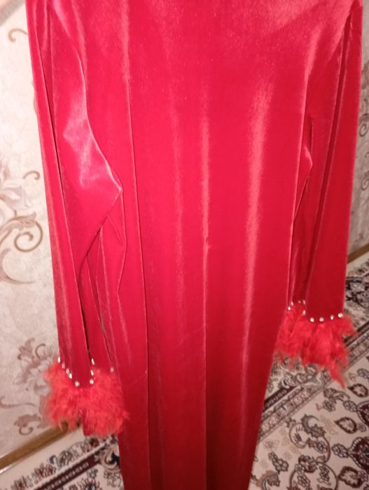 Toʻybop koʻylak roʻmoli bilan sotiladi