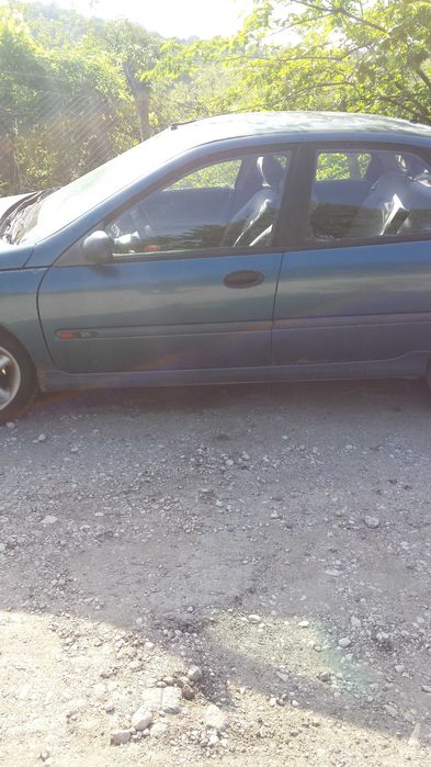 продавам на части рено лагуна 1.8 бензин 97г