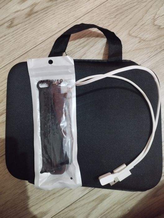 Ремешки и зарядка на MI Band 8
