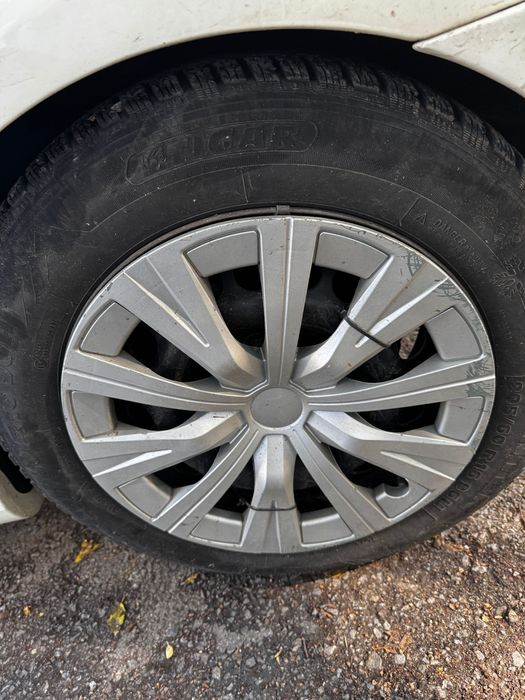 Много добри Зимни гуми с железни джанти 16 цола