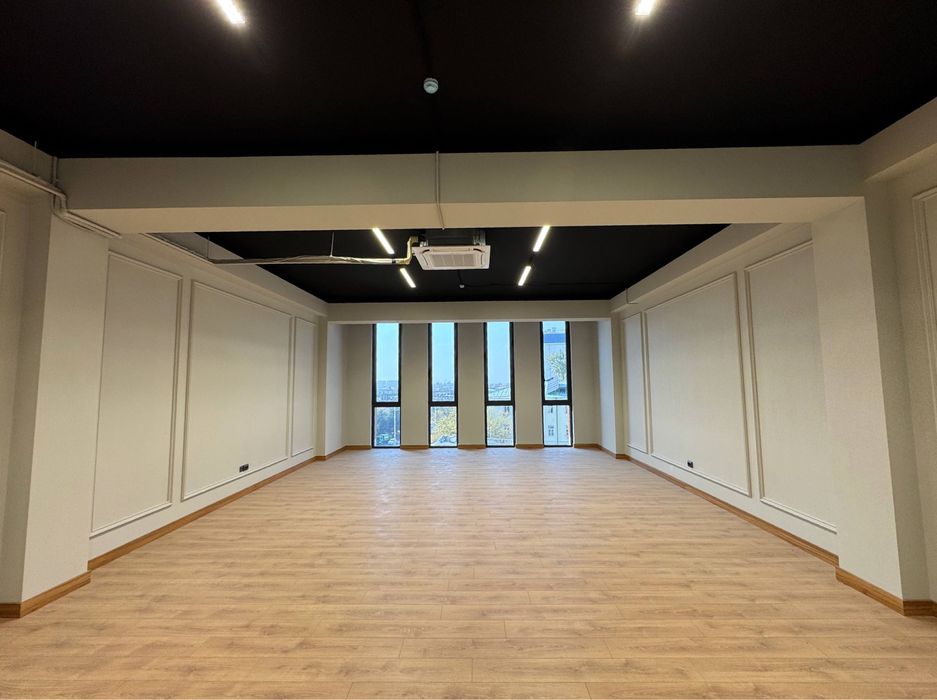 Срочно аренда 67 кв м 24/7 Доступ Лифт есть центр Города