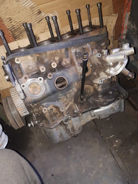 Блок, коленвал,поддон,промвал в сборе двигатель ADR