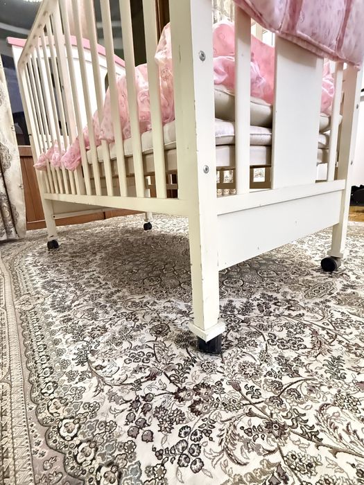 Детская кроватка в хорошем состоянии