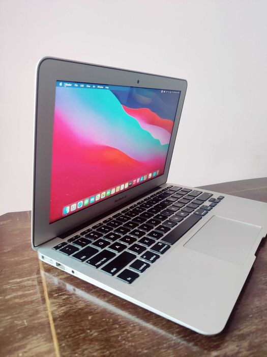Macbook Air 11,6 2014 отлично работещ, запазен, Big Sur MacOS, зарядно