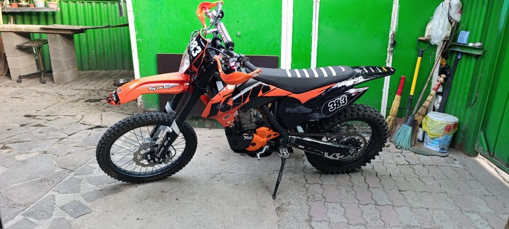 Продам мотоцикл индуро ZUMAV K7 NB 300