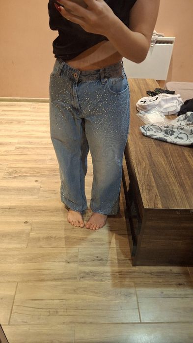 10 дънкита, марки зара, амису, бершка.