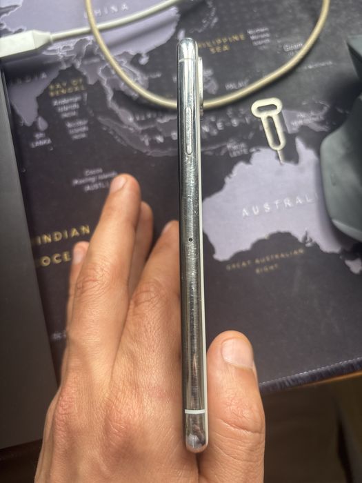 iPhone Xs 64GB - запазен