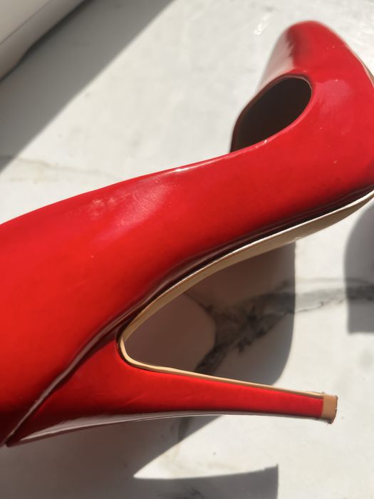 Обувки на ток Aldo в червен лак