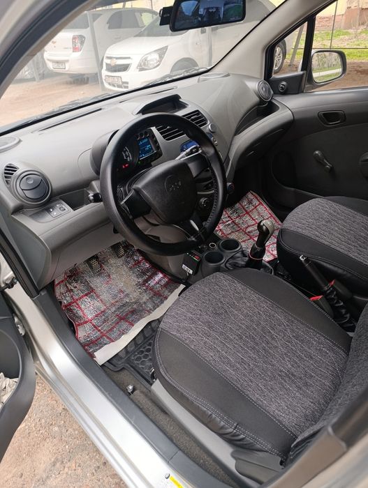 Spark 2014 1 pazisa metan gaz prabek 179000 min xolati yaxwi