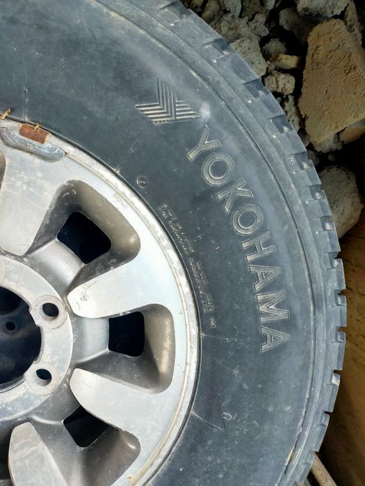 Запасное колесо на Mitsubishi DELICA