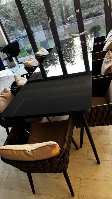 Продам стол, стулья