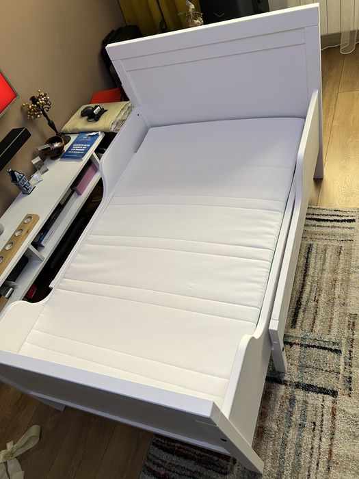 Patut copii IKEA SUNDVIK. Patul are și somiera.