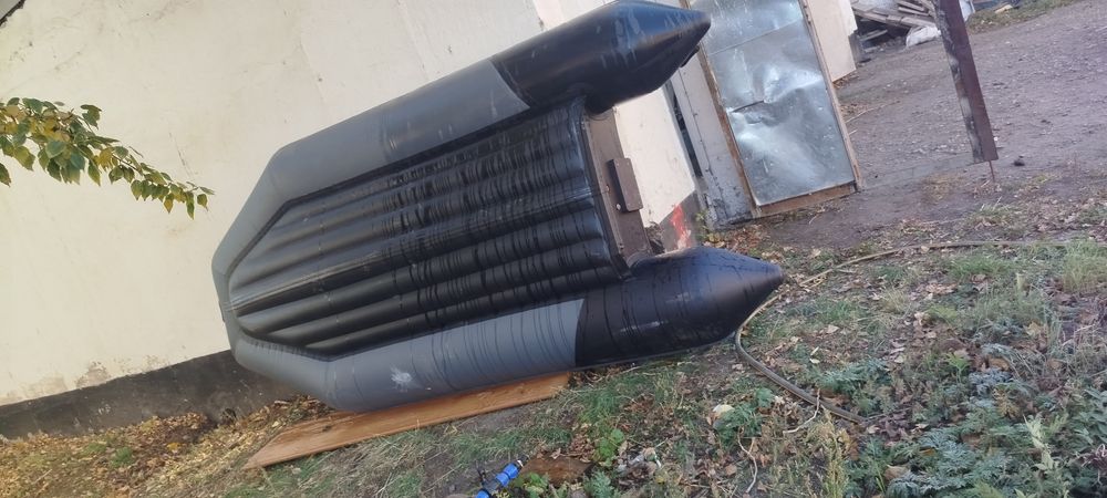 продам комплект лодка 320 мотор 9.8