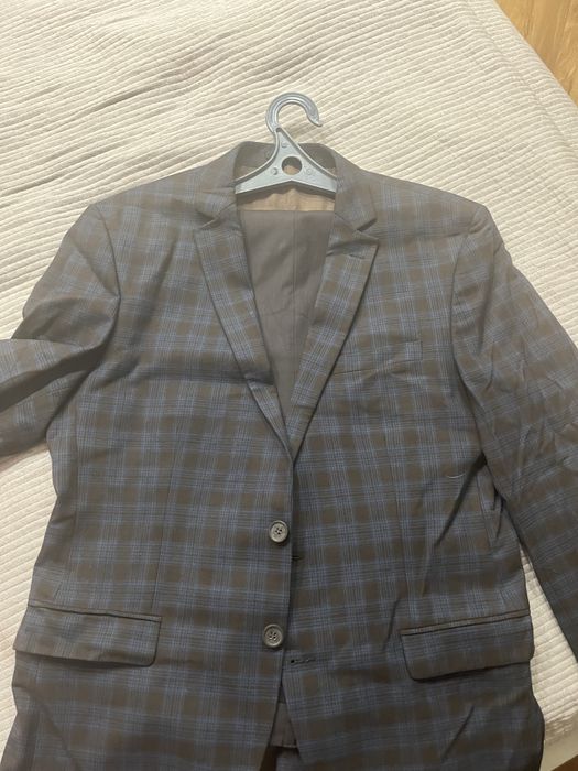 мужской костюм продается