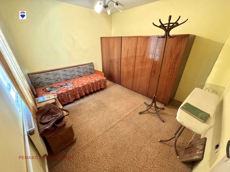 Къща на два етажа за продажба  в гр. Две могили