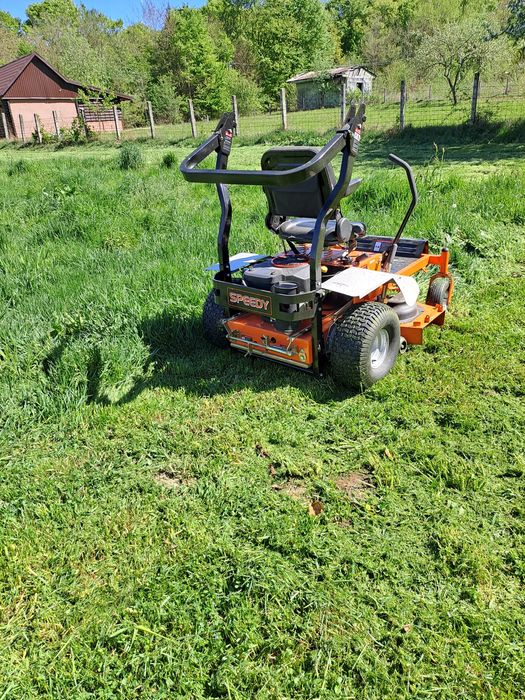 Tractoras gazon zero turn