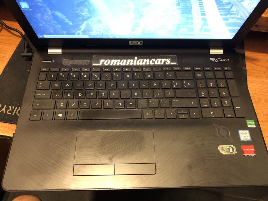Vand Laptop HP i5 8250u,radeon m330 3gb vram, 6ram, 256hdd