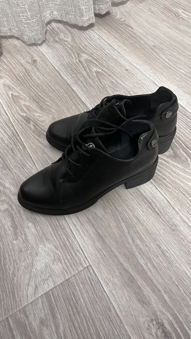 Ботинки женские 39 размер