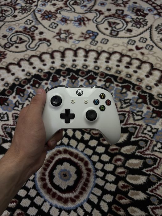 XBOX ONE S и Проектор и Вентелятор