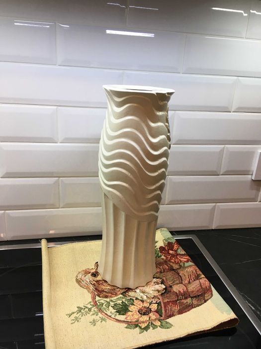 Напольная ваза. Высота 40.5см
