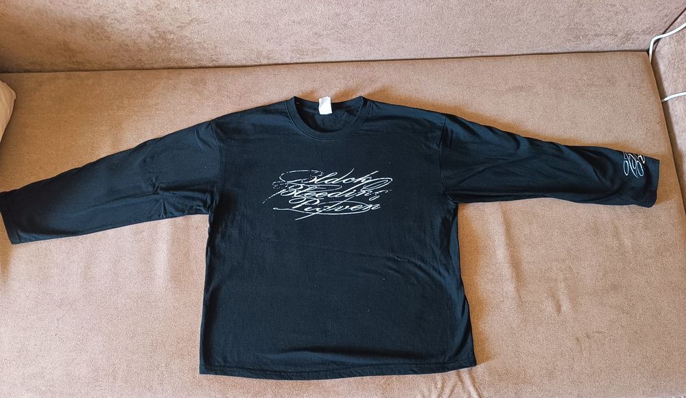 продам лонгслив размер л-ка