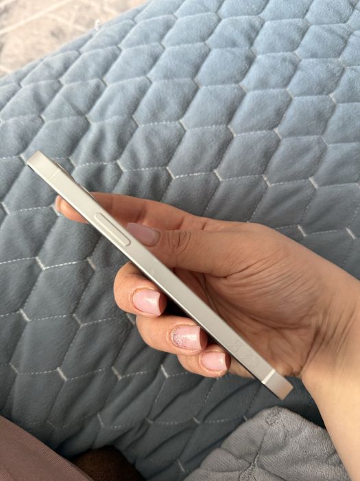 Продам айфон 12 на 64 гб