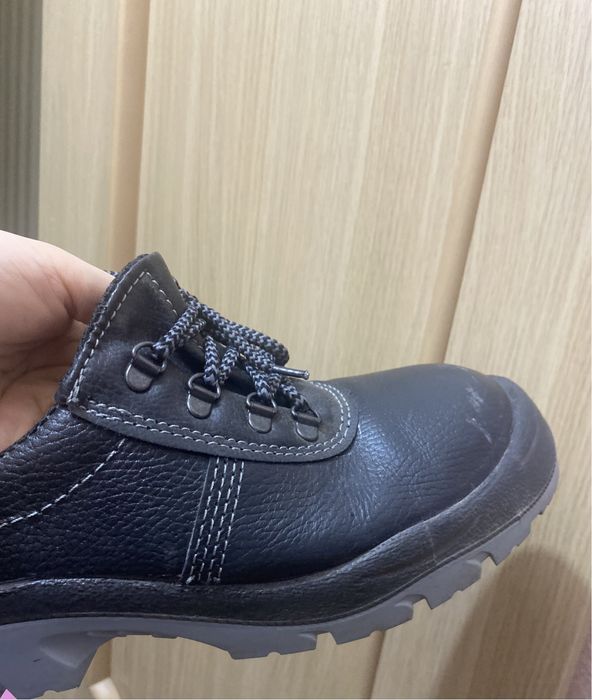 Продам спец обувь