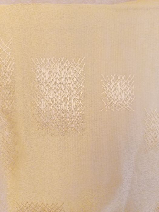 Тюль бежевого цвета