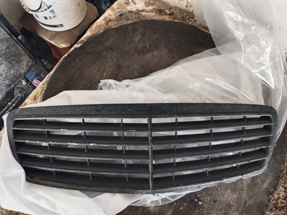 Решётка радиатора 211