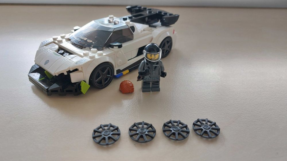 Няколко LEGO Speed Champions