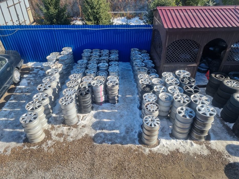 Колёсные диски на авто.