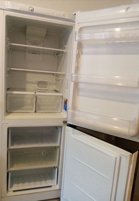 Холодильник INDESIT "No Frost"