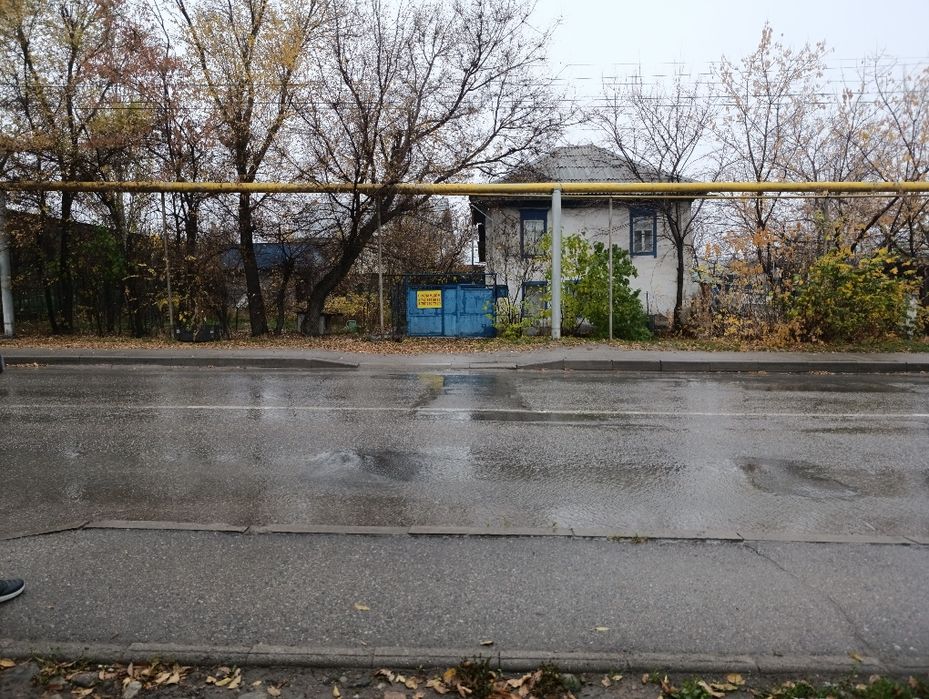 Продам дом  в центре Есика