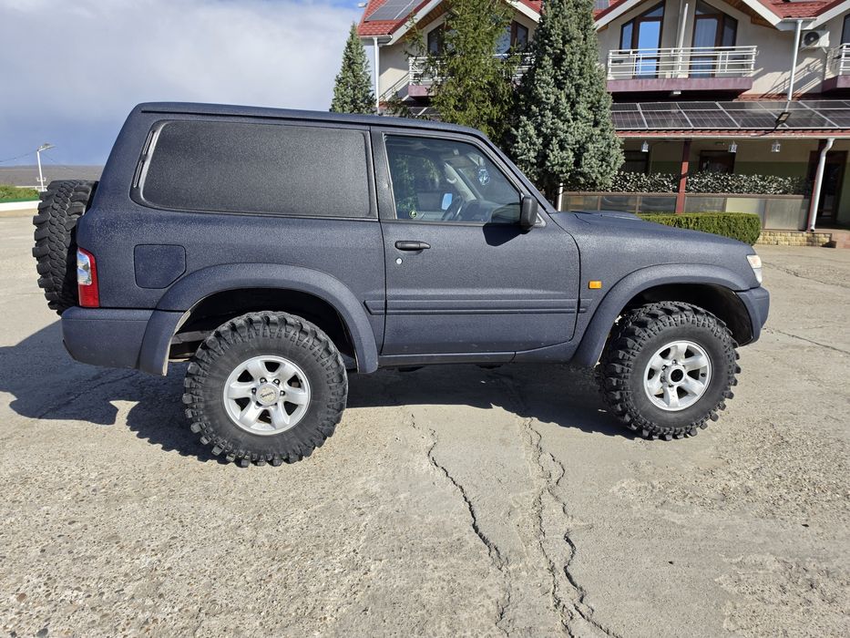 Vând Nissan patrol
