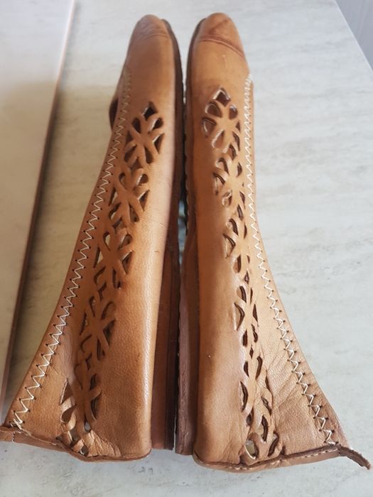 Vand espadrile/sandale de vara,din piele ,nefolosite ,pentru dama