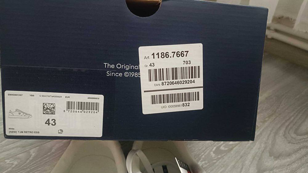 Adidași Tomy Jeans
