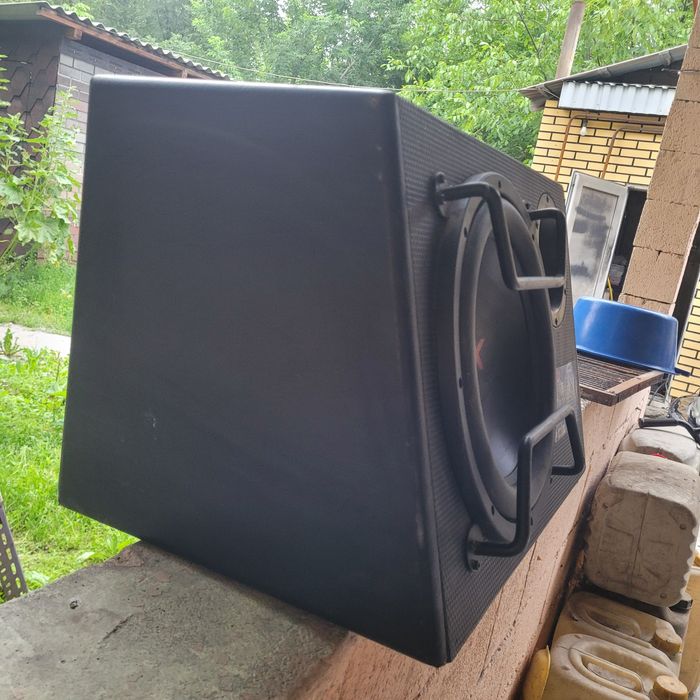 Продам саб вуфер