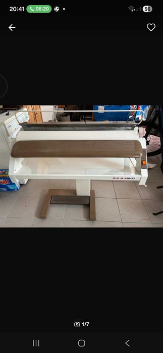 Calandru de călcat haine AEG