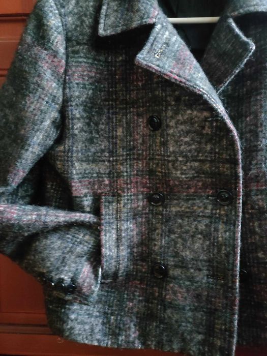 Дамско вълнено късо сако ZARA в отлично състояние