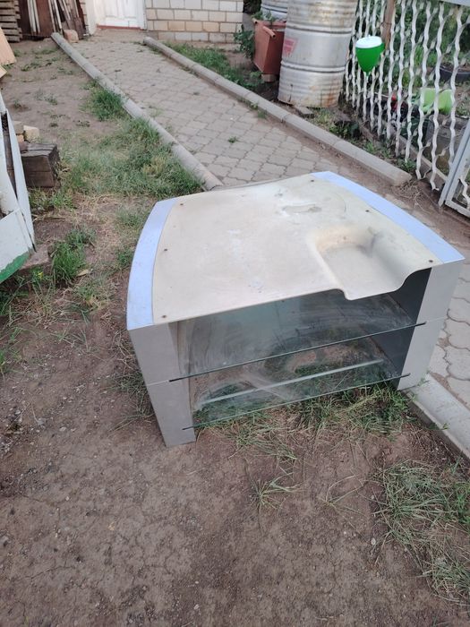 Продам тумбу под телевизор 5.000 тыс. тенге