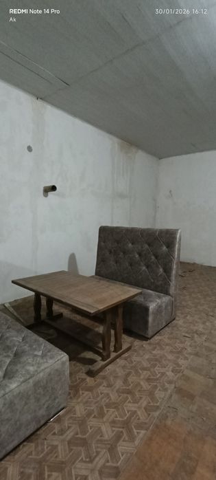 Kafe va restoranlar uchun yumshoq mebel