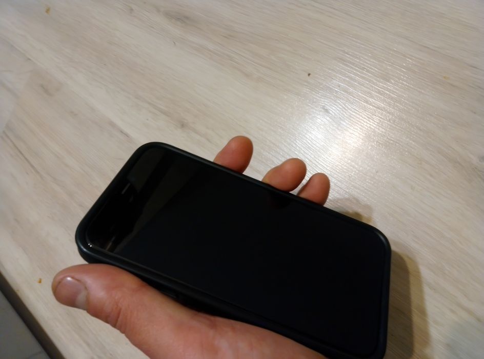 Айфон 11,64гиг,,